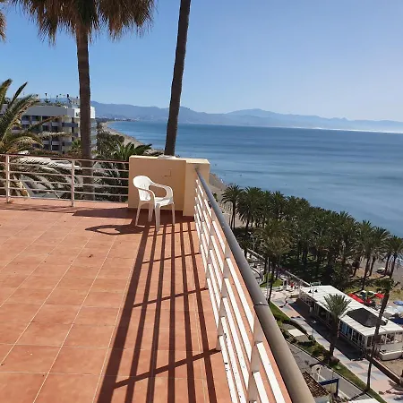 1 Urbanizacion La Roca, Estudio