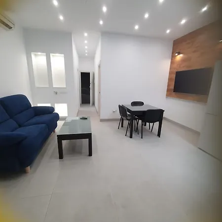 Apartment First Floor - 109 C