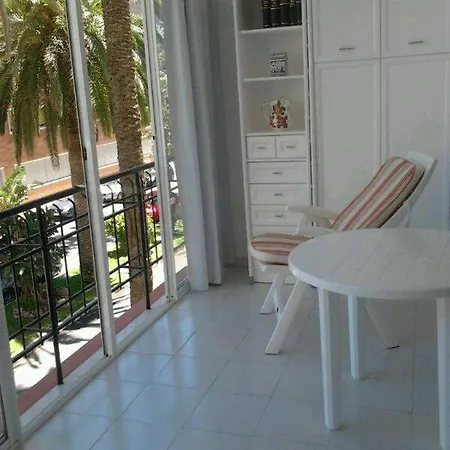 1 Urbanización La Roca, Estudio